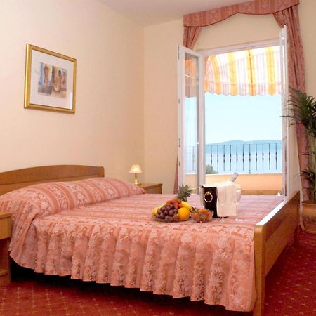 Aparthotel Villa Mozart Podgora Exterior foto