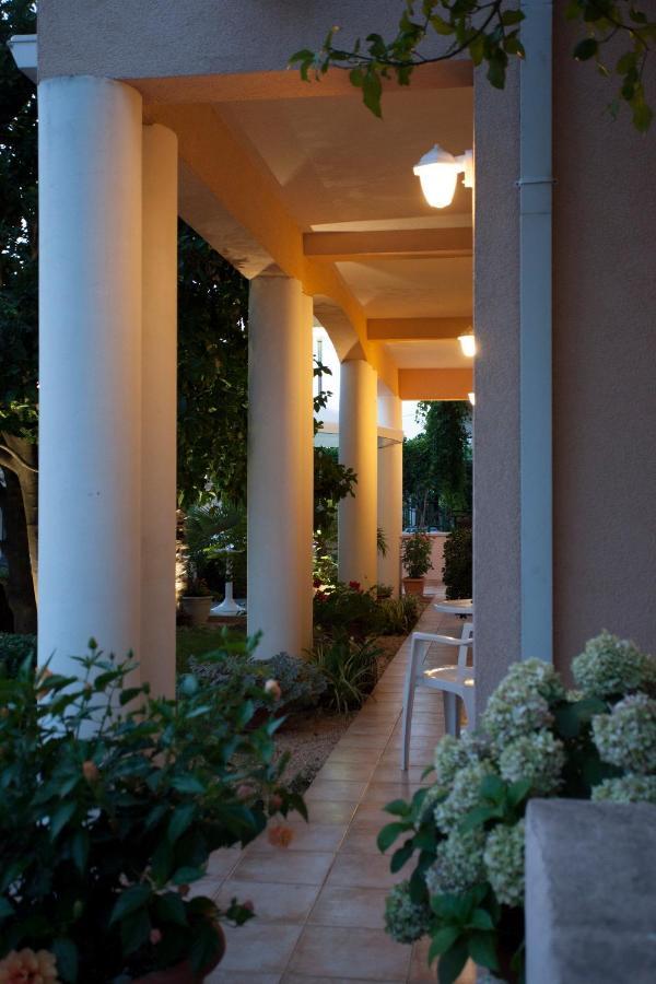 Aparthotel Villa Mozart Podgora Exterior foto